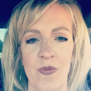 Meet your Posher, Carla